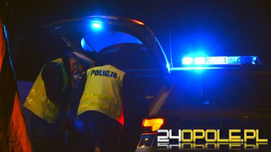 Nietrzeźwy z sądowym zakazem prowadzenia pojazdów uciekał przed policyjnym patrolem