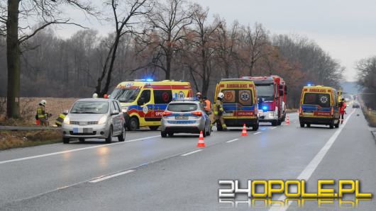 Czołowe zderzenie pojazdów w Dąbrowie. Lądował śmigłowiec LPR