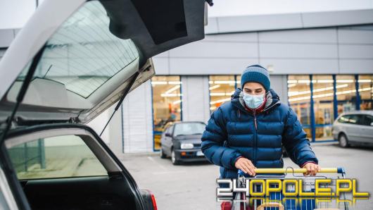 Zakupy w Sylwestra, Nowy Rok i niedzielę. Godziny otwarcia popularnych sklepów