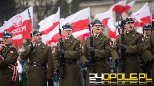 Nowej wersji hymnu nie będzie. "Mazurek Dąbrowskiego" po staremu