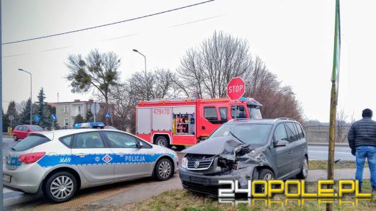 Samochód osobowy i ciężarówka zderzyły się w Praszce