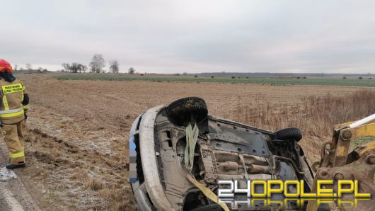 Dachowanie w powiecie namysłowskim. Jedna osoba została ranna