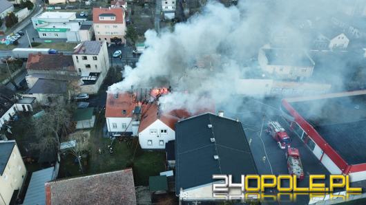 Płonie budynek na ulicy Jagiellonów w Opolu. Ewakuowano mieszkańców