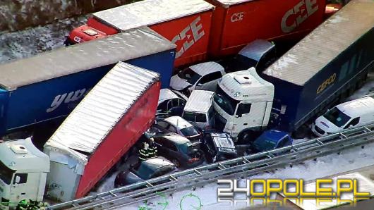 Autostrada do Pragi jest całkowicie nieprzejezdna. Zderzyło się tam ponad 40 samochodów 