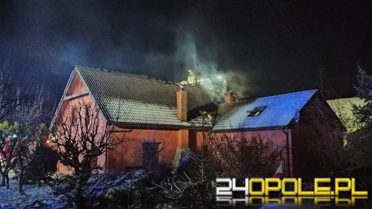 5 zastępów straży gasiło pożar domu w Małujowicach 