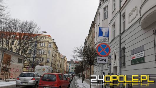 Znaki drogowe na ul. Damrota w Opolu wprowadzają w błąd kierowców