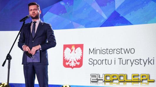 Minister udzielał wywiadu w TVP i głosował w sejmie. "Mam podzielną uwagę"