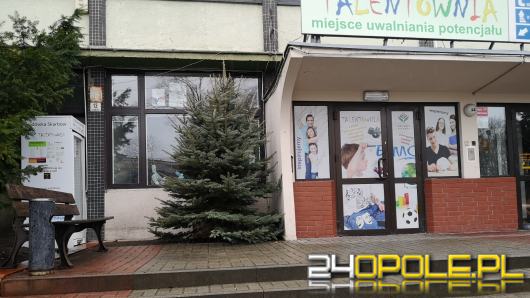 W lokalu przy Toropolu w asyście policji wymieniono zamki