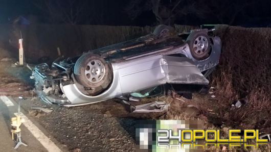 Pijany 73-latek wsiadł za kierownicę. Skończył podróż w rowie