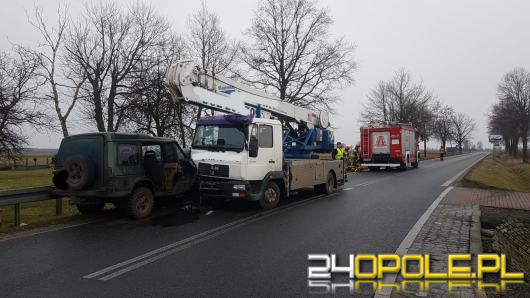 Samochód ciężarowy zderzył się z terenówką. Wypadek w powiecie namysłowskim