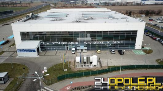 W szpitalu tymczasowym połowa miejsc wolna, jednak śmiertelność nadal wysoka