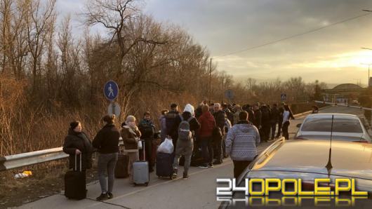 Coraz więcej uchodźców z Ukrainy szuka schronienia w Polsce 