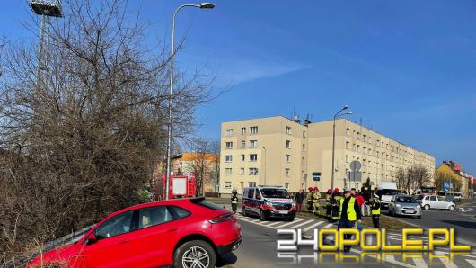 Zderzenie pojazdów na skrzyżowaniu w Opolu. Są utrudnienia 