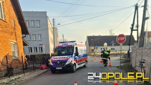 Wypadek rowerzysty w powiecie nyskim. Mężczyzna z obrażeniami trafił do szpitala