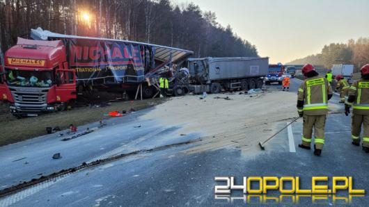 Zderzenie ciężarówek na A4. Autostrada w stronę Wrocławia zamknięta