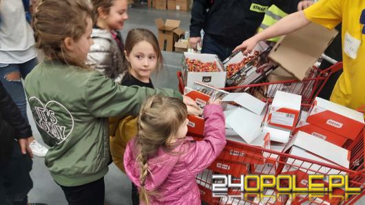 Strażacy z OSP Zawada zorganizowali dzieciom z Ukrainy wielką dostawę słodyczy!