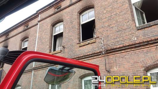 Pożar mieszkania w Kędzierzynie-Koźlu. Ewakuowano starszego mężczyznę