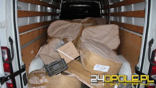 Przewoził ponad tonę nielegalnego tytoniu