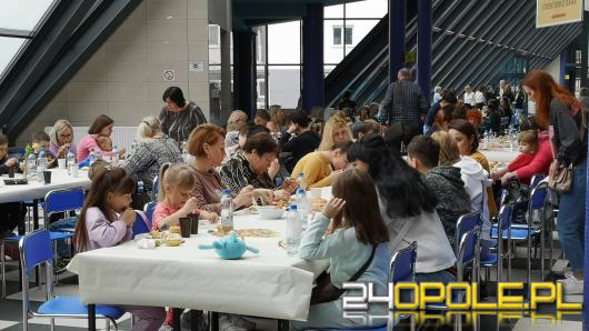 150 uchodźców z Ukrainy zjadło uroczyste śniadanie wielkanocne