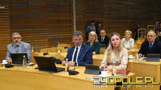 Radni przyjęli apel w sprawie dyskryminacji mniejszości polskiej na Białorusi