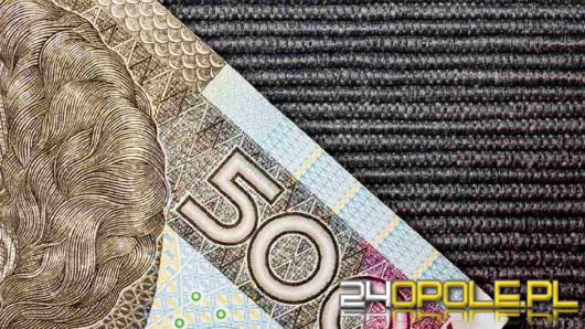 Większość Polaków uważa, że 500 plus powinno wzrosnąć do 700 SONDAŻ