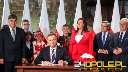 Ustawa o ustanowieniu Narodowego Dnia Powstań Śląskich z podpisem Andrzeja Dudy