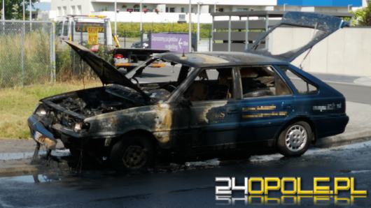 Polonez spłonął na ulicy Bielskiej w Opolu