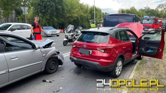 Zderzenie pojazdów na ulicy Wrocławskiej. Tworzą się korki