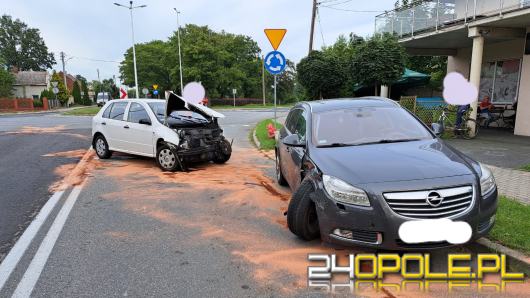Wypadek z udziałem dwóch pojazdów w Świerczowie