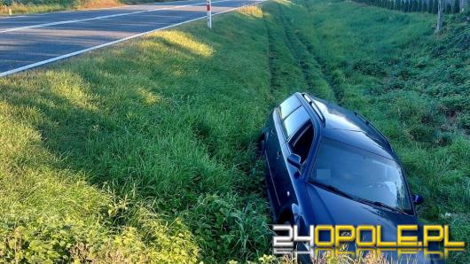 "Zaparkował" w przydrożnym rowie... Kierował pod wpływem amfetaminy