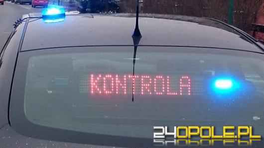 Zatrzymali prawo jazdy młodemu kierowcy za nadmierną prędkość. Drugiemu bo był poszukiwany