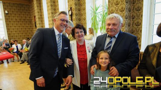 50 wspólnych lat razem. Miasto Opole wręczyło medale za "długoletnie pożycie małżeńskie"