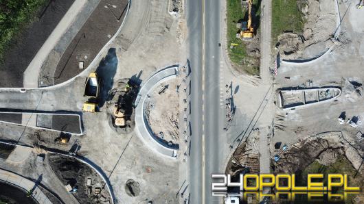 Postępuja prace przy budowie ronda na Alei Witosa w Opolu