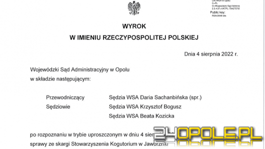 Dyrektor szkoły odmówił pokazania treści kartkówek i sprawdzianów. Nakazał mu to sąd