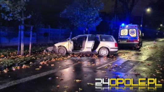 Wypadek z udziałem samochodu osobowego przy ul. Starobrzeskiej w Brzegu