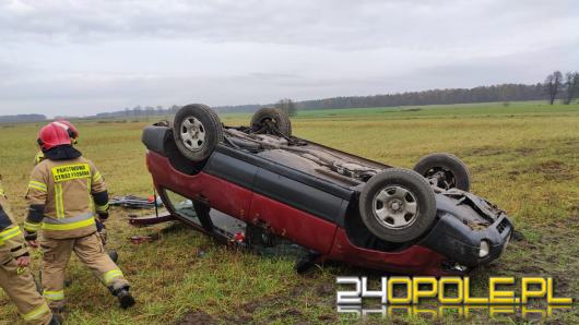 26-latek nie opanował pojazdu. Doszło do dachowania na trasie Kadłub-Grodzisko