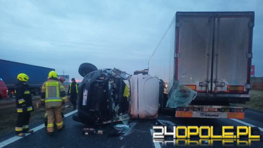 Utrudnienia na A4 w kierunku Katowic. Doszło do zderzenia trzech pojazdów