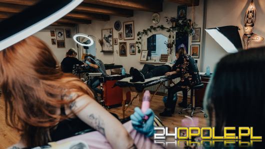 Tatuowały  za "wrzutę" do puszki WOŚP. Jedyna taka akcja w Opolu w studiu Medusa Tattoo