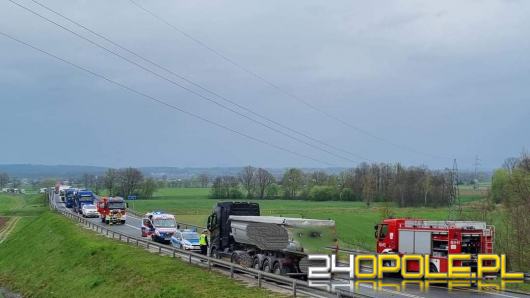 Tragiczny wypadek na obwodnicy Nysy. Zginęły dwie osoby. Droga jest zablokowana