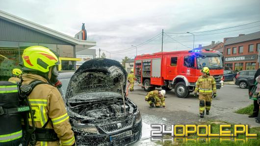 Pożar samochodu na parkingu w Praszce
