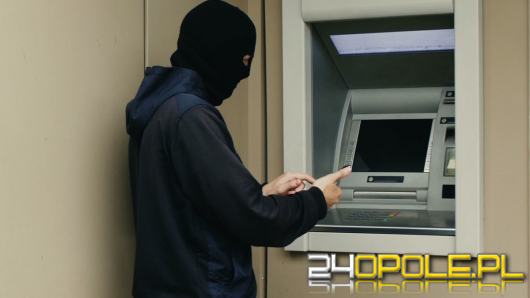3 obywateli Nigerii, Polka oraz Ukrainka aresztowani. Wypłacali miliony z jednego bankomatu...