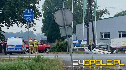 Dachowanie osobówki w powiecie namysłowskim. Kierowca miał w pojeździe narkotyki