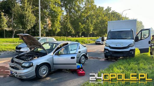 Kolizja kilku pojazdów na Nysy Łużyckiej w Opolu