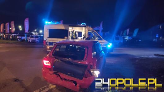 Zderzenie samochodu ciężarowego z osobówką na Braci Kowalczyków w Opolu