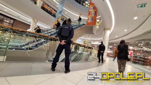 Tragedia w galerii handlowej w Opolu. Kobieta spadła z wysokości, trwa akcja ratunkowa