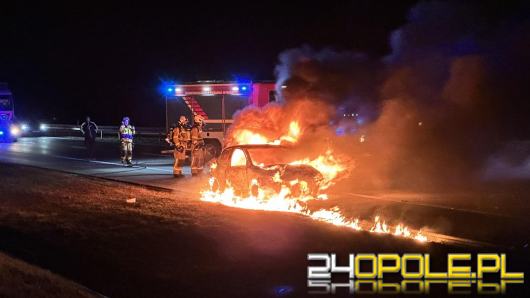 Pożar samochodu osobowego na autostradzie A4