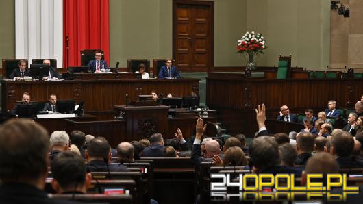 Sejm przyjął uchwałę w sprawie mediów publicznych. Posłowie PIS nie głosowali
