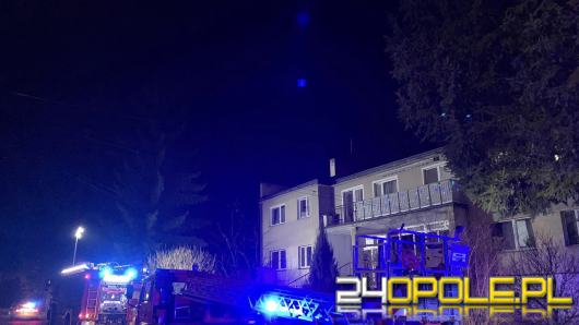 Pożar w budynku w Burgrabicach. Interweniowało 6 zastępów straży