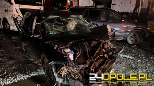 Tragiczny finał wypadku na DK39 w Pisarzowicach: Poszkodowany zmarł mimo starań ratowników