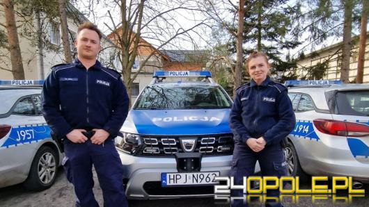 Policjanci odnaleźli zagubioną w lesie 19-latkę